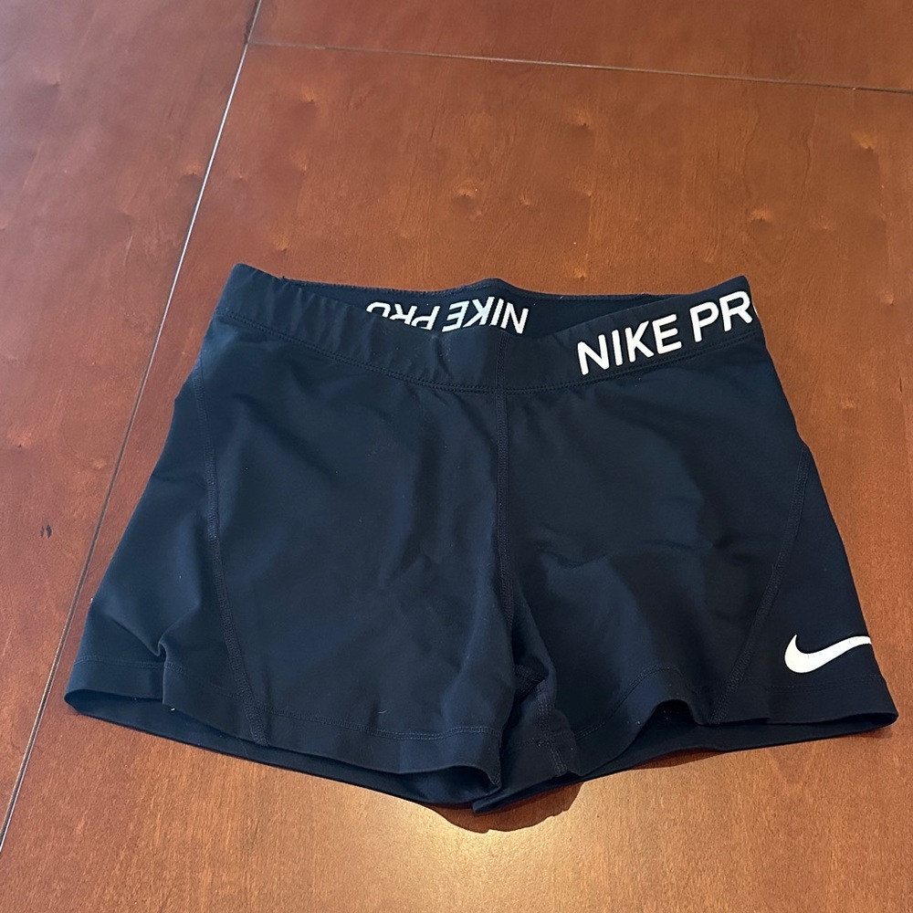 Nike Women's Black Athletic Shorts Medium